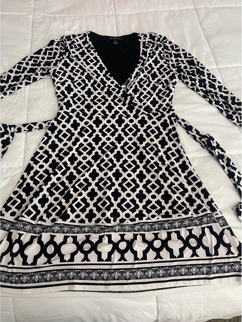 INC International Concepts Black and White Patterned dress